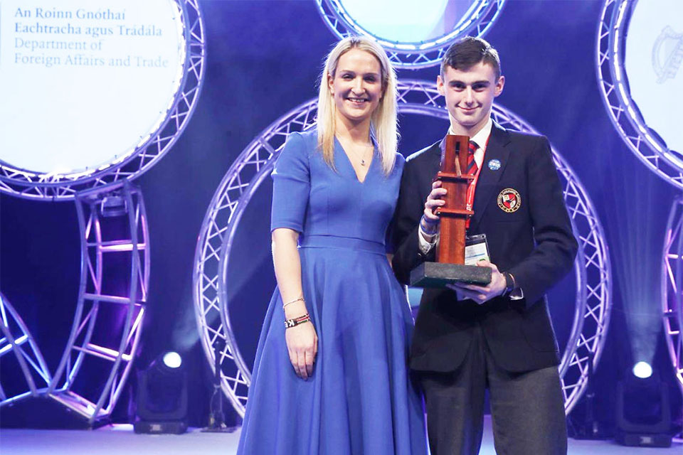 Minister for European Affairs, Helen McEntee TD presents the Science for Development Award 2019 to Seán Byrne from Avondale Community College, Wicklow (Credit: Maxwell Photography)